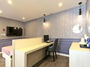 Hotel Home بوسان